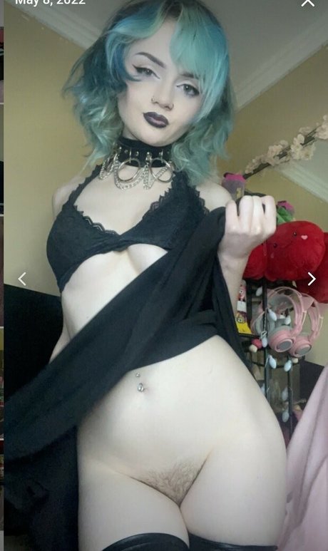 zierliche asiatische onlyfans heiße nackten bild