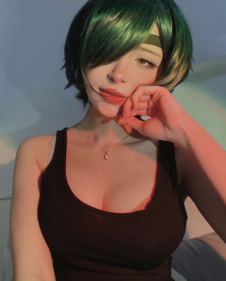 flachbrüstige onlyfans top akt bilder