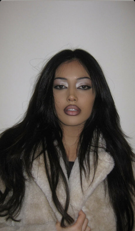 russische teenager-onlyfans heiße schöne foto