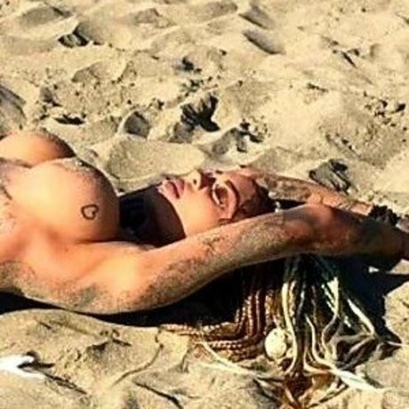 ebenholzmodell onlyfans kunst sexy galerie