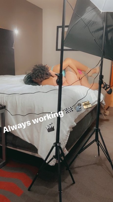 tätowierte onlyfans beste bilder