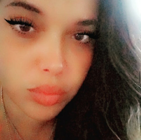 PutiStick69 dripping down her thighs_ hübsche heiße galerie