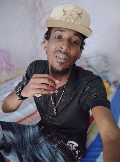 Puggi Mega Divo schöne pornografische bilder