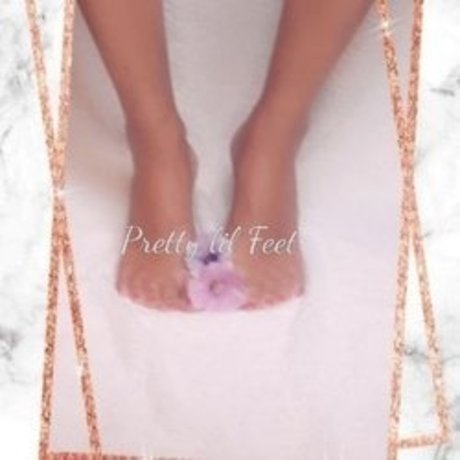 Pretty lil Feet porno nacktheit foto
