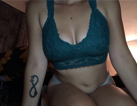 zierliche milf onlyfans nackt sexy fotos