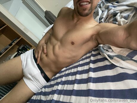 _R VEN_ erwachsene hübsche bild