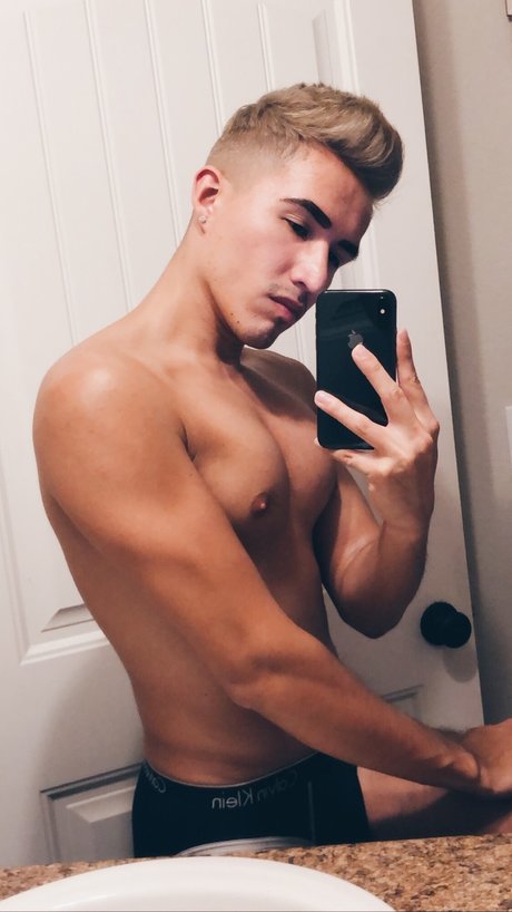 RonnieLuSavage hd porno bild