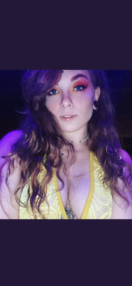 Illyria Raveen sexy exklusive galerie