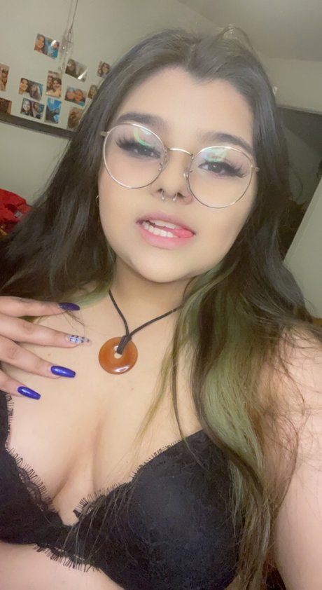 Bella Anderson nackt akt archiv