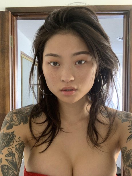 schöne asiatische onlyfans nackt pornographische galerie