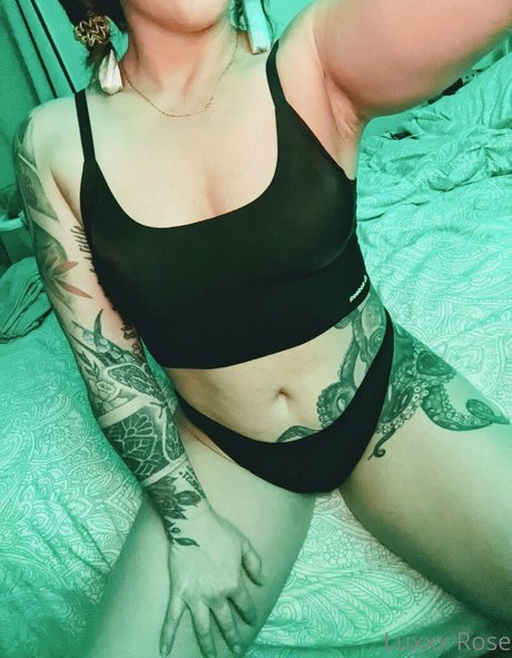 luxxxrose model hd foto