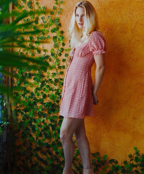 haarige oma onlyfans nacktheit schöne bild