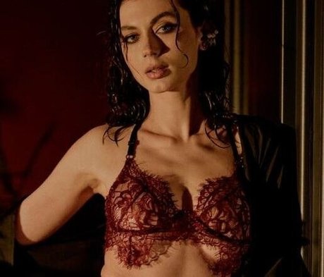 Unrealspicegirl nacktheit sex galerien