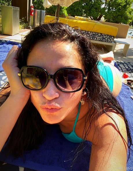 avilovexxx kostenlose nackt foto