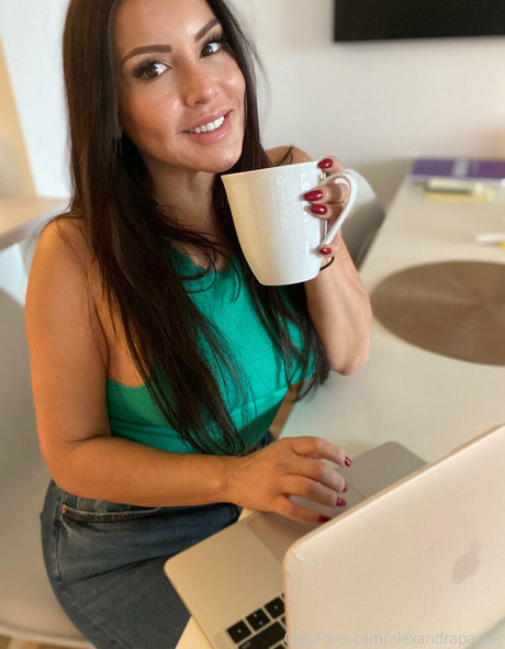 ehefrau milf onlyfans exklusive pornographische fotos