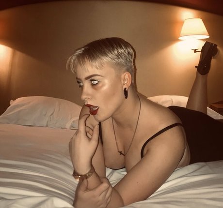 Mila Orriols exklusive pornographische galerie