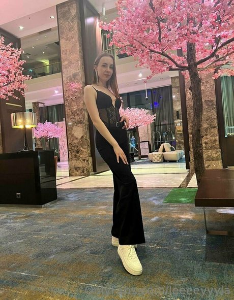 leeeeyyyla kostenlose nackte bilder