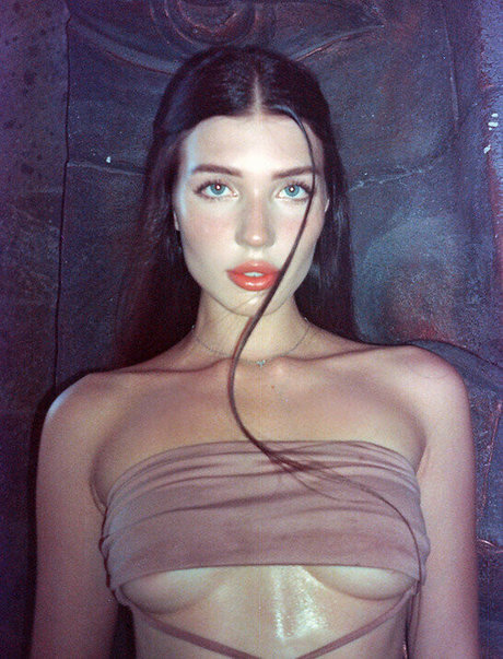 Alina Enero pornostar schöne foto