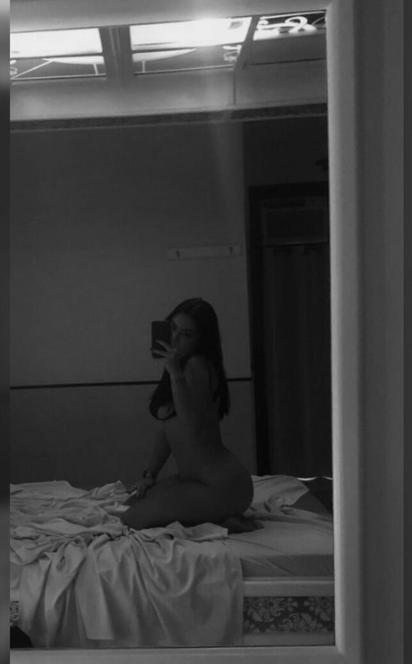 Emily Muniz xxx heiße fotos