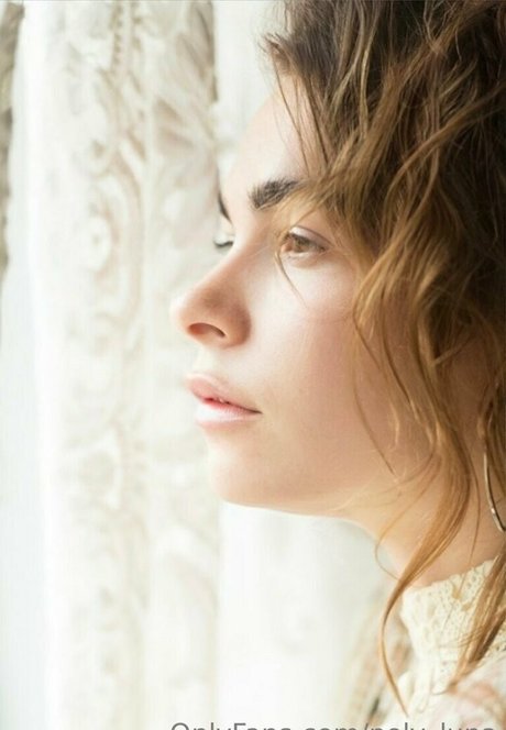 poly luna top porno foto