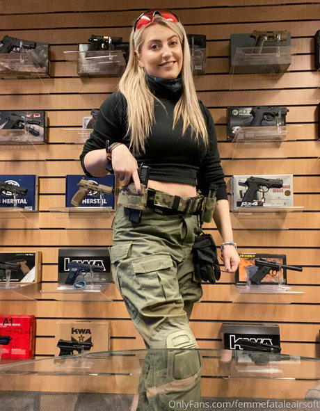 Femmefataleairsoft kunst beste galerien