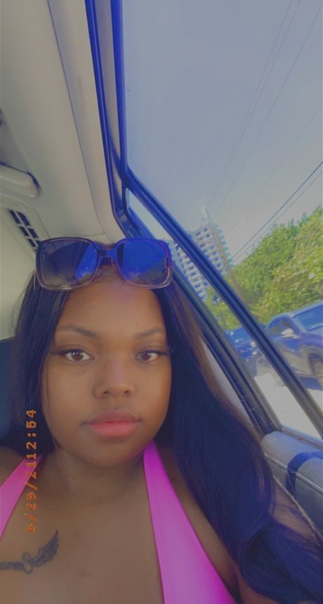 schwarze shemale-onlyfans hübsche erotische bilder