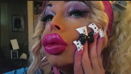 Bimbogiga model sexy foto