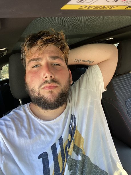 küken mit schwänzen onlyfans akt foto