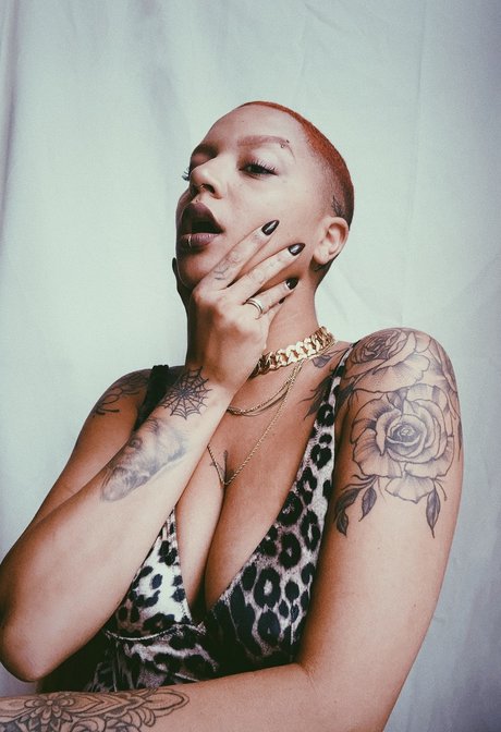 MilaVanillaa freie schöne foto