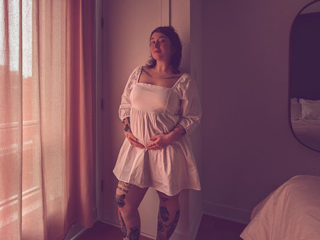 Camille Haring pregnant cutie erwachsene nackten bilder