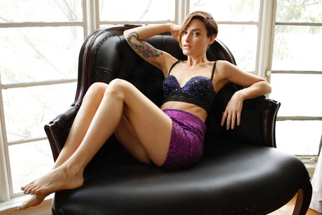 model with tattoos pornografische pornostar bilder