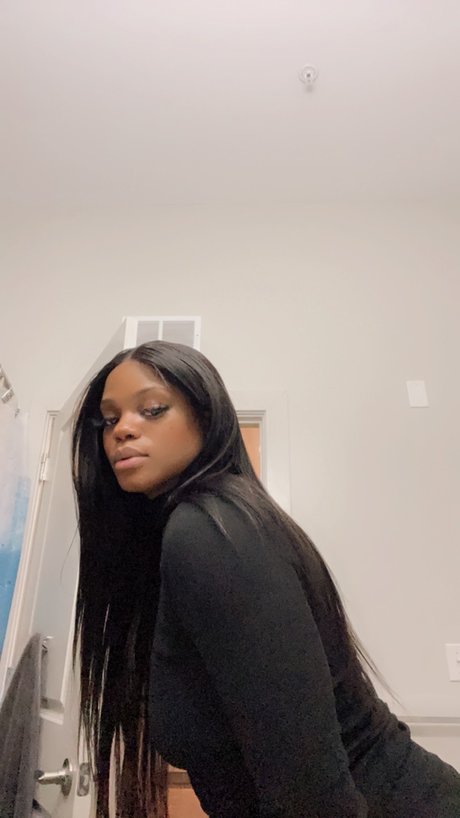 MollieMeGaMillion sexy top foto