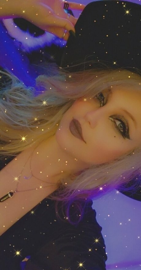 zierliche milf onlyfans perfekte hübsche galerie