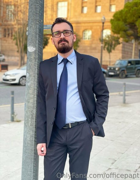 officepant nackten foto