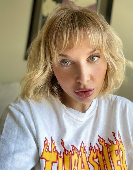 itsivylebelle pornostar nackt bild