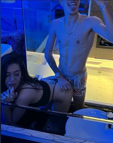 zierliche brünette nur fans exklusive heiße bild