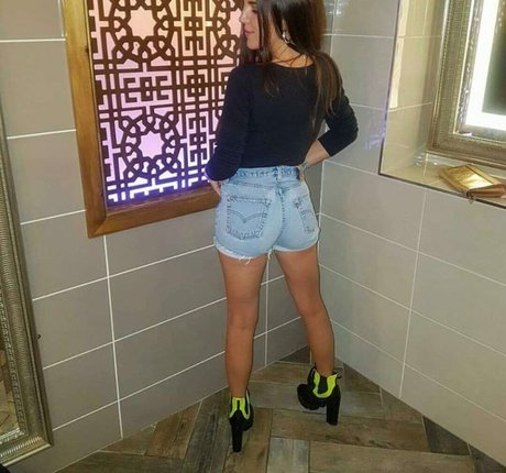 große titten bikini onlyfans heiße top foto