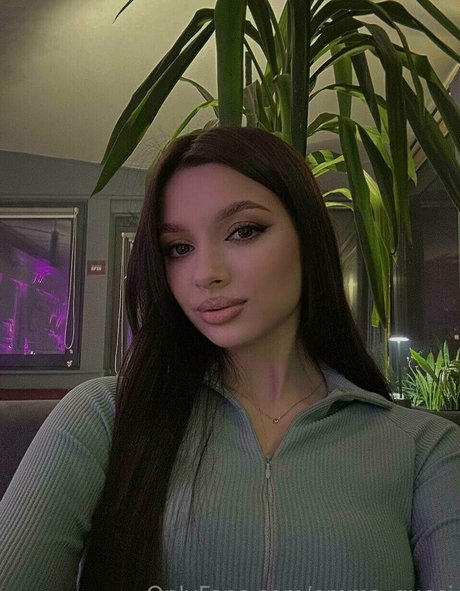 emma gucci sexy top foto