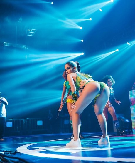 tiliaoficial erwachsene erotische bilder