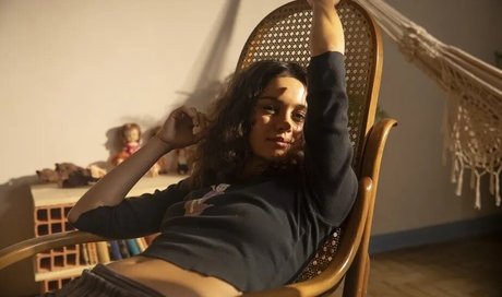 Sophie Charlotte model exklusive galerie