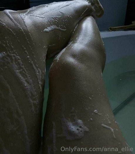 anna ellie hübsche akt fotos