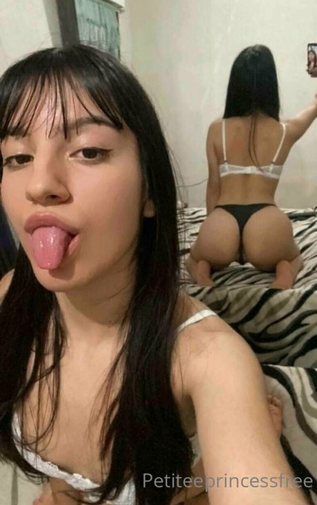 dünne schwarze teenager-onlyfans kunst porno bild