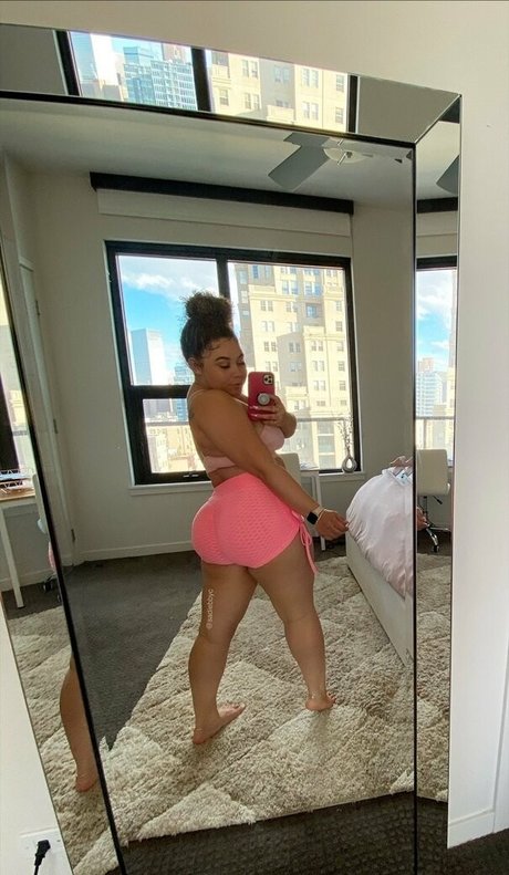 Sadiebbyc model xxx fotos