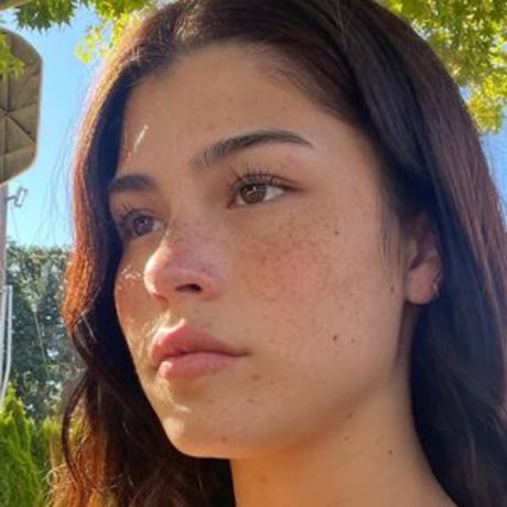 Dylan Conrique model top bild