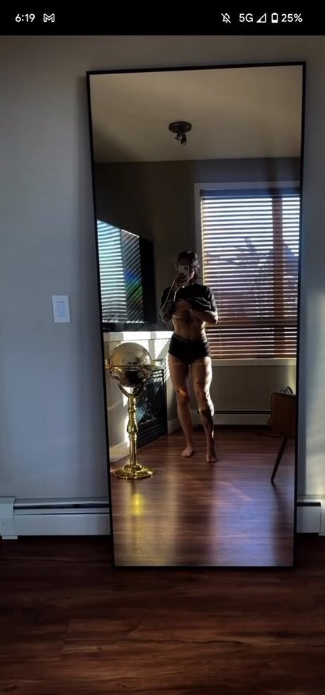 JDolll x schauspielerin heiße foto