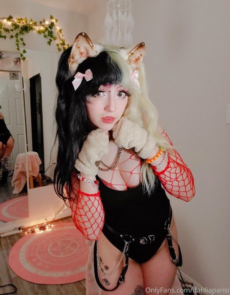 dahliaparisi schauspielerin heiße foto