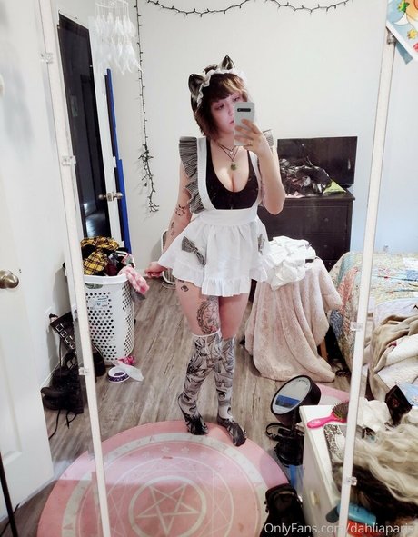 enge onlyfans hübsche nackt foto