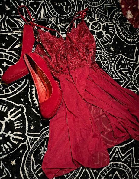 böse onlyfans heiße sexy bilder