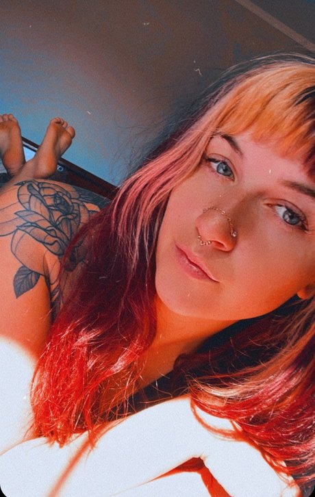 anfällige knochen-onlyfans xxx nackten bild