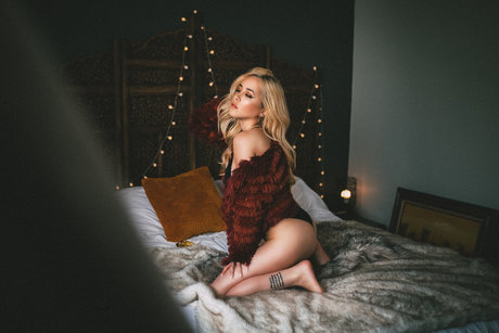 Elizabeth Eton exklusive perfekte bilder